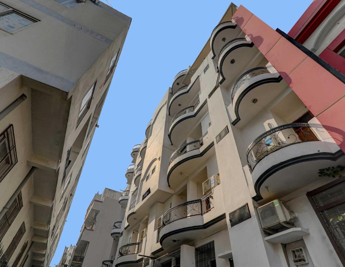 Collection O Premier Near Hazratganj Hotel Лакнау Екстериор снимка