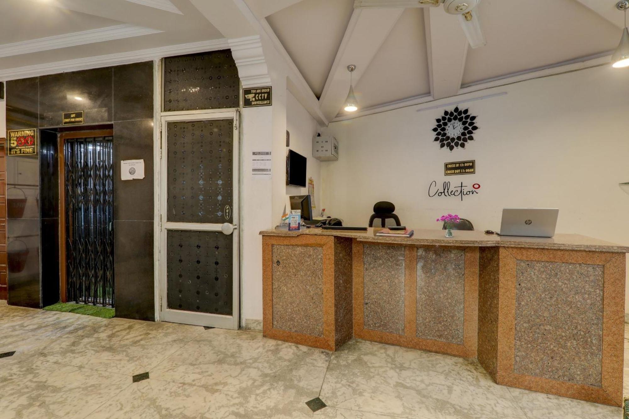 Collection O Premier Near Hazratganj Hotel Лакнау Екстериор снимка