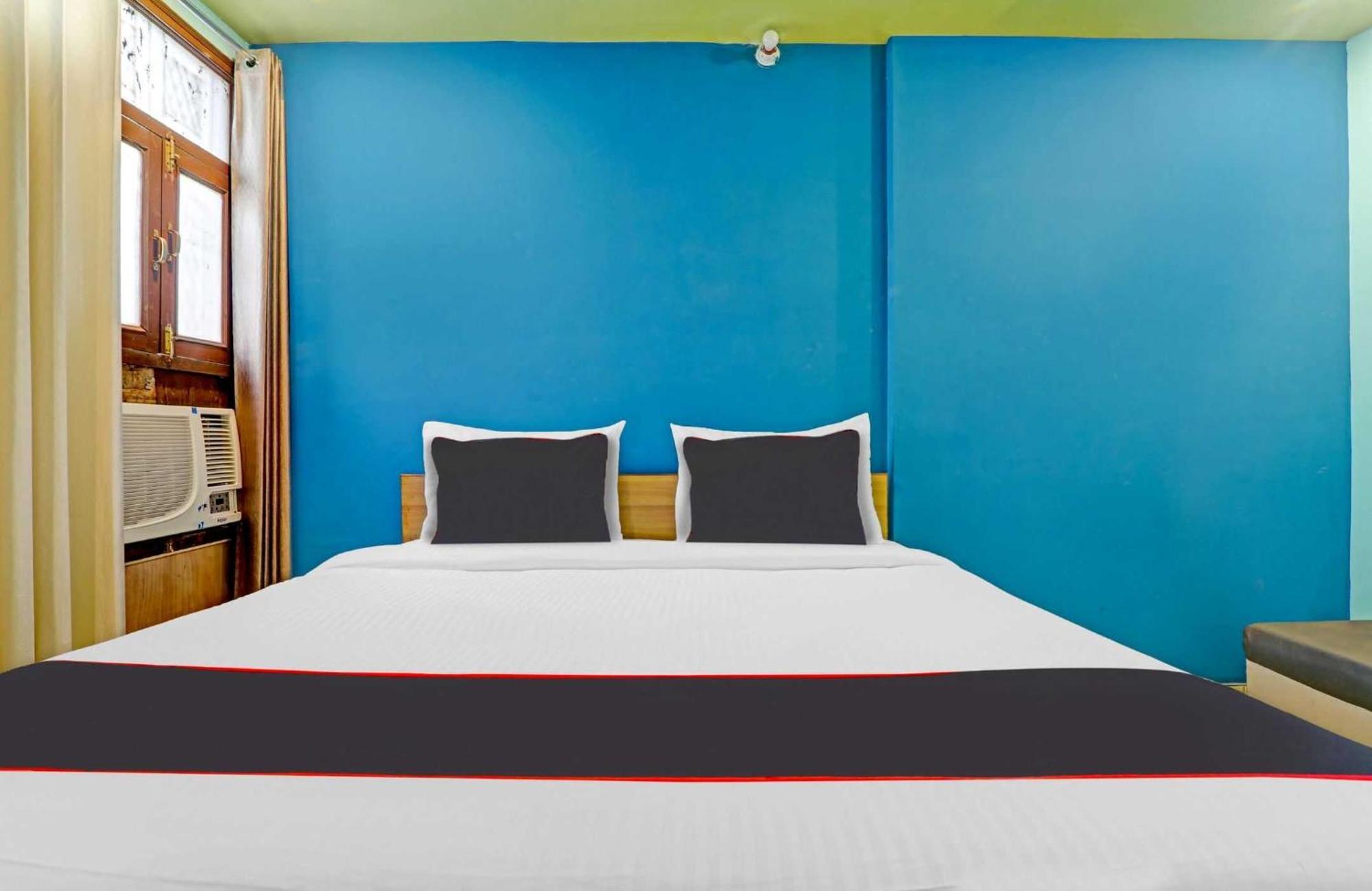 Collection O Premier Near Hazratganj Hotel Лакнау Екстериор снимка