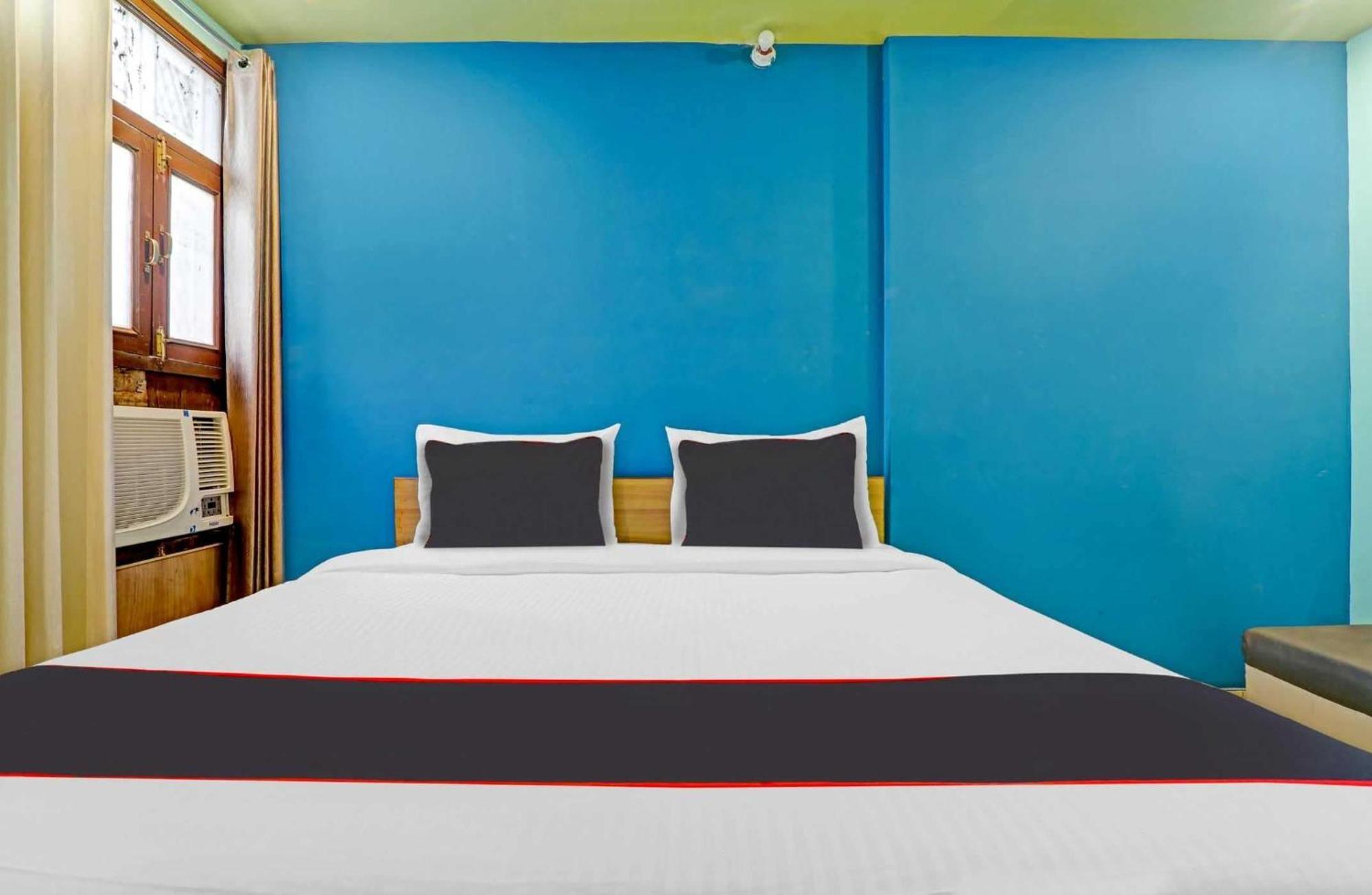 Collection O Premier Near Hazratganj Hotel Лакнау Екстериор снимка