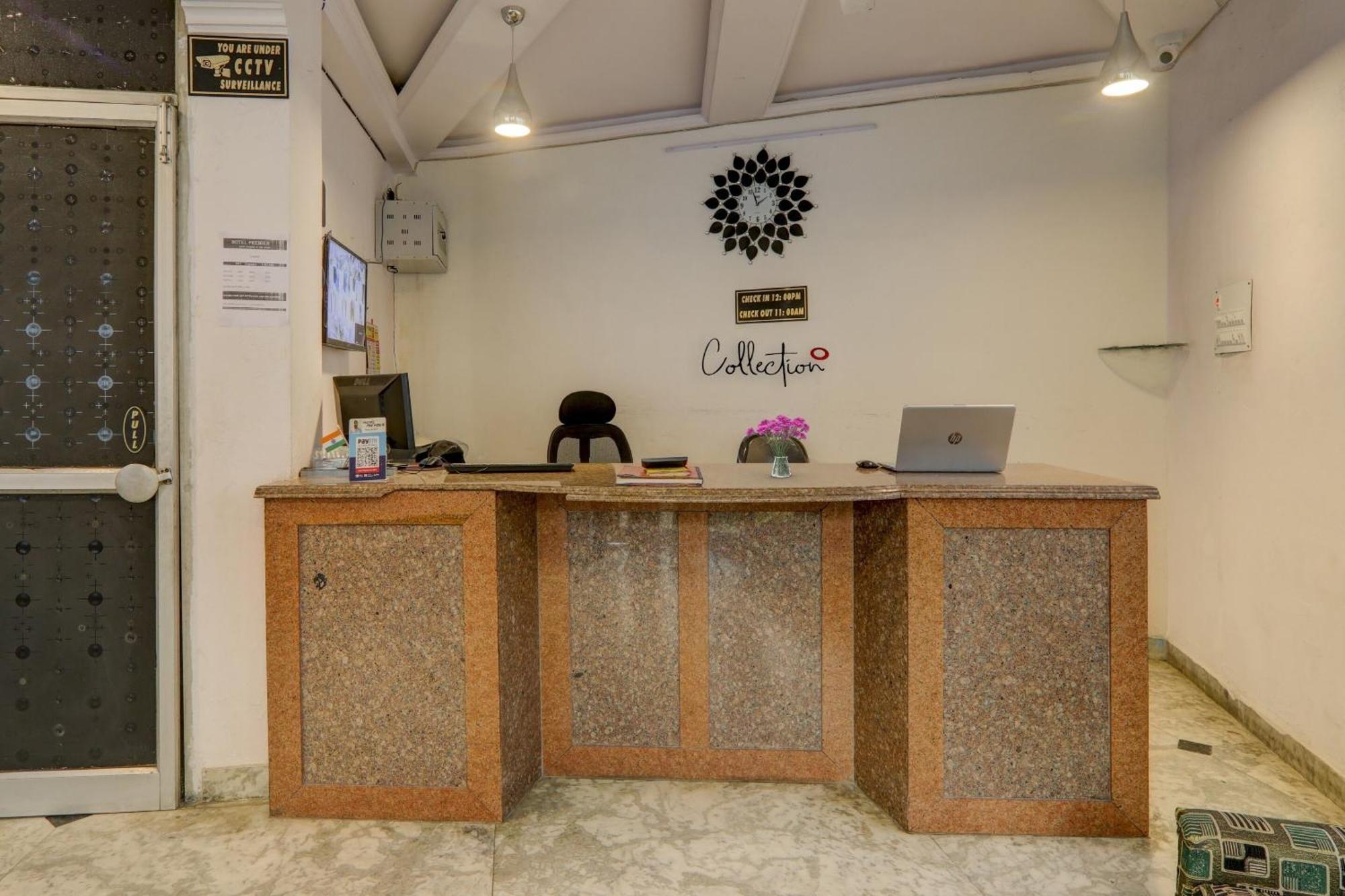 Collection O Premier Near Hazratganj Hotel Лакнау Екстериор снимка