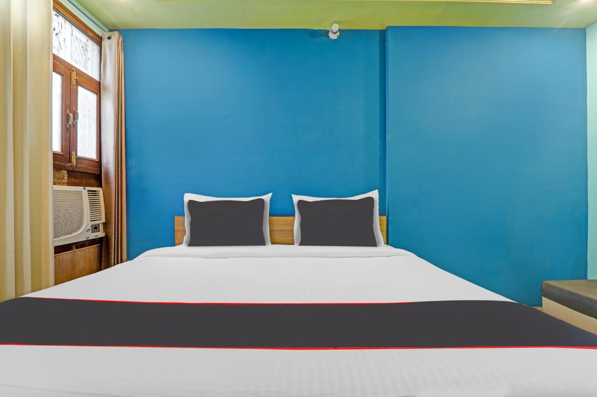 Collection O Premier Near Hazratganj Hotel Лакнау Екстериор снимка