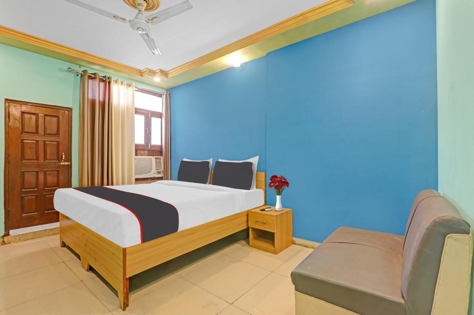 Collection O Premier Near Hazratganj Hotel Лакнау Екстериор снимка